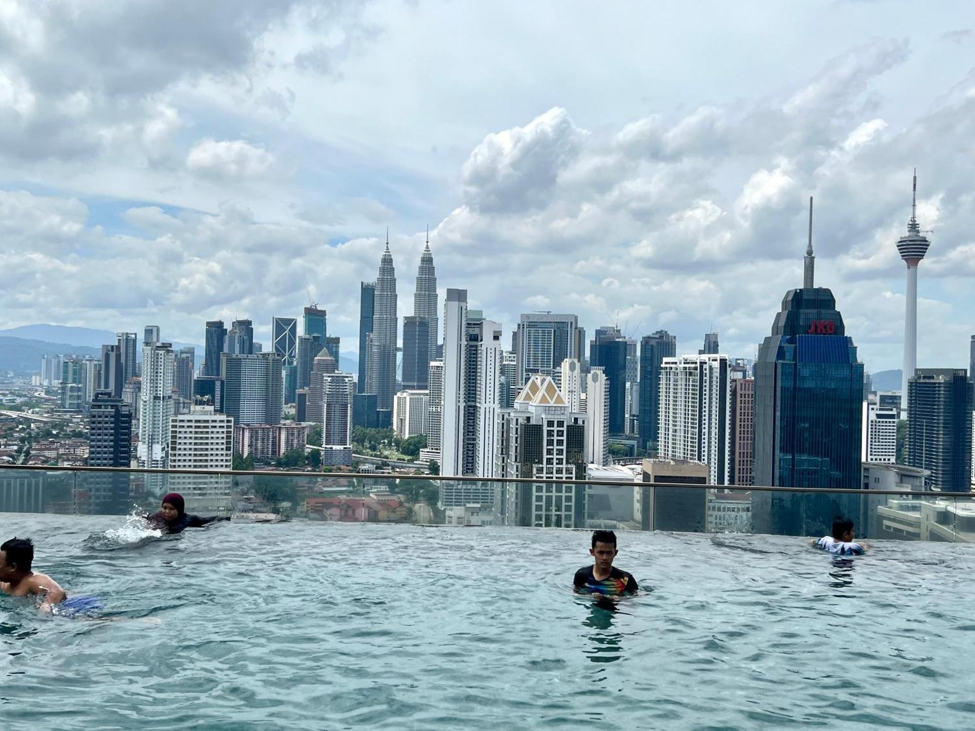 Regalia Sky Pool Klcc By Pasira Home Kuala Lumpur Eksteriør bilde