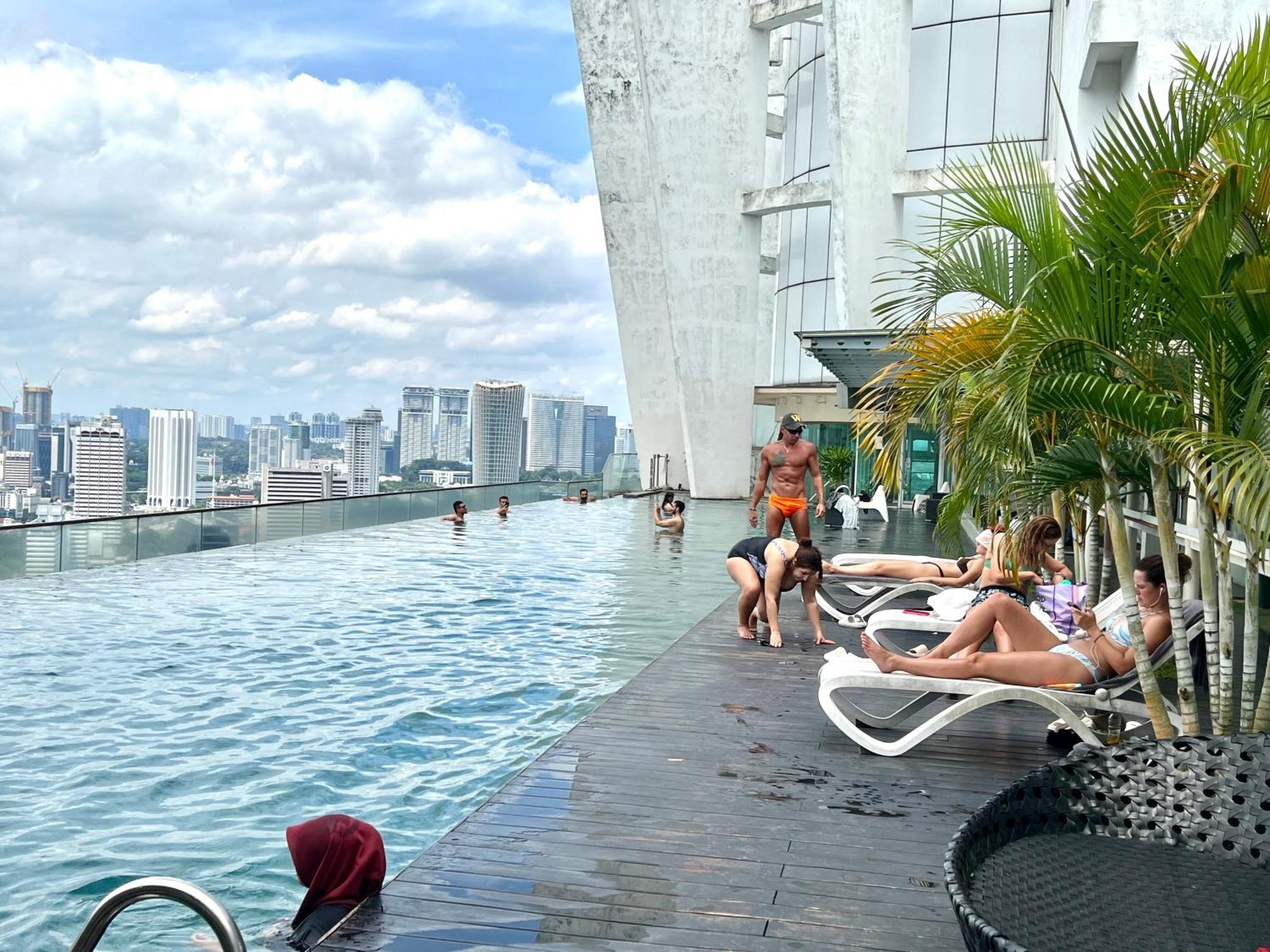 Regalia Sky Pool Klcc By Pasira Home Kuala Lumpur Eksteriør bilde